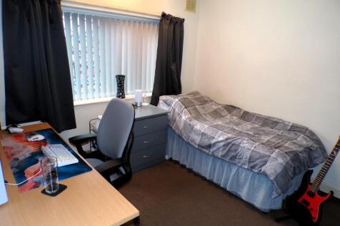 PauldenDv12bed2.JPG