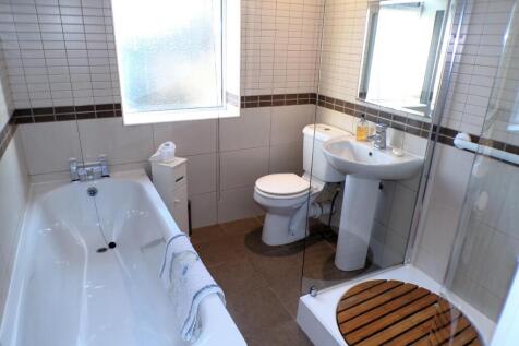 StansfieldRd27bath.JPG