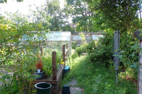 StansfieldRd27newgdn1.JPG