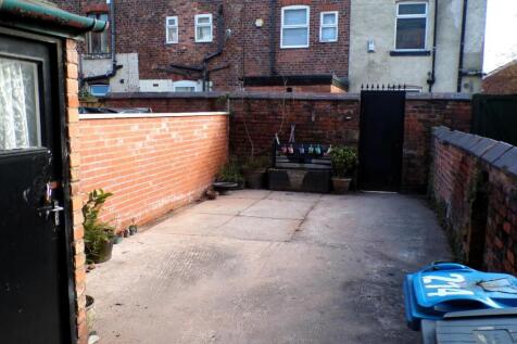 OldhamRd214yard.JPG