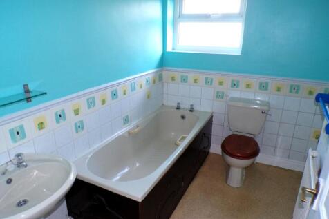 QueenSt23bath.JPG