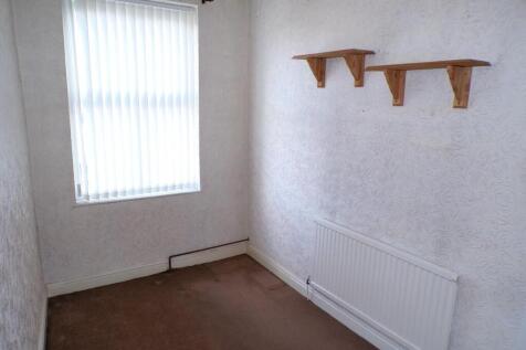 QueenSt23bed2.JPG