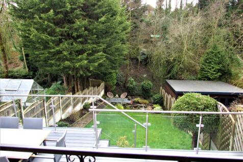 WarwickRd32gdn1.JPG