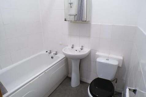 MiriamSt31bath.JPG