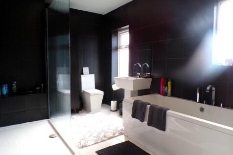NorthfieldRd34bath.JPG