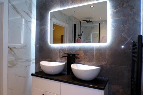 MasseyAve19bath3.JPG