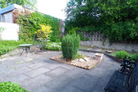 WellingRd6gdn1.JPG