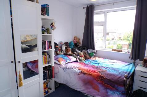 KewRd111bed2.JPG