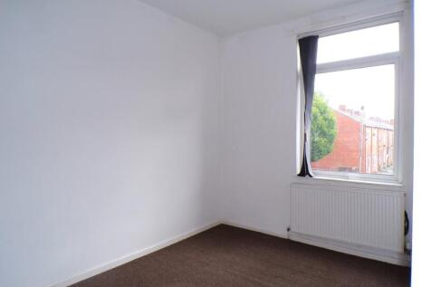 PoplarSt14bed2.JPG