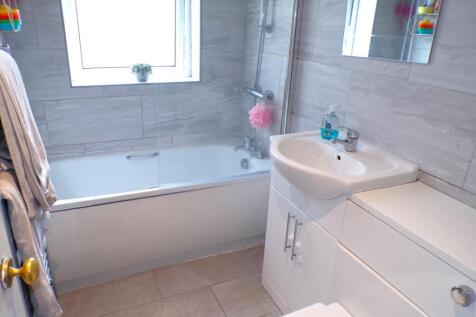 KewRd122bath.JPG