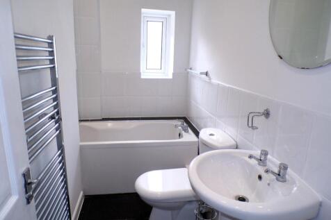 ElmSt7bath.JPG