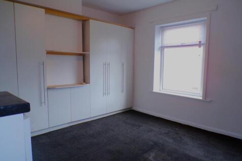ElmSt7bed1.JPG