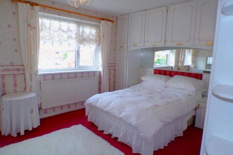 CambridgeRd14bed1.JPG