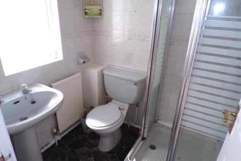 WaterfieldWay52ensuite.JPG