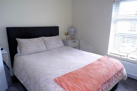ARE341bed1.JPG