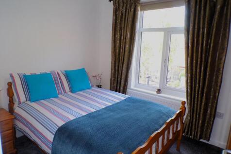 ARE341bed2.JPG