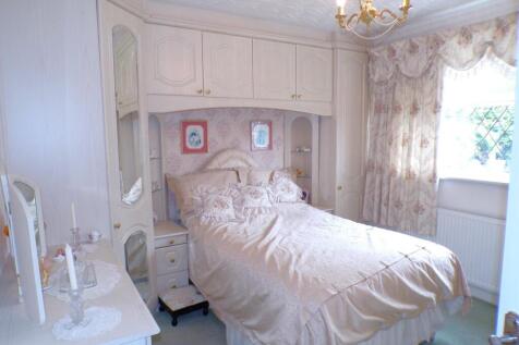 GreenLane109bed2.JPG