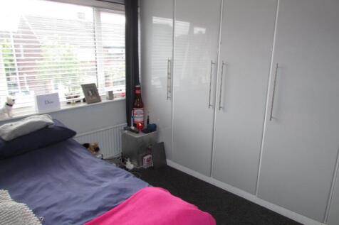 RowanCl3bed2.JPG