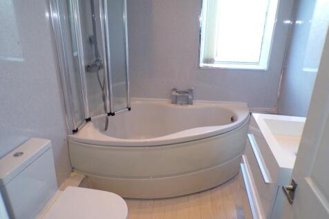 WhitecarAve3bath.JPG