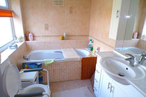 GailCl15newensuite.JPG