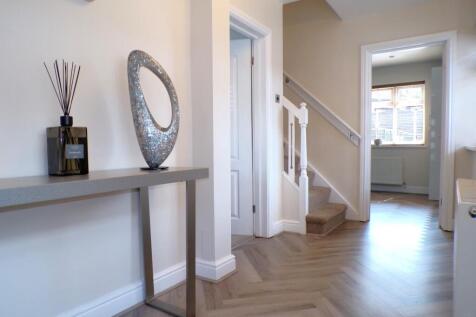 CambridgeRd32hall.JPG