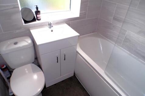 MorseRd11bath.JPG