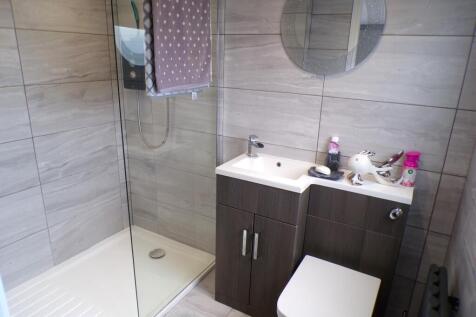 CambridgeRd4ensuite.JPG