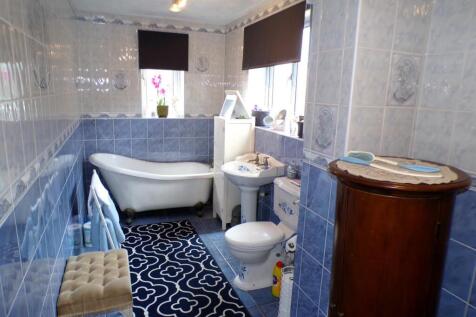 MiriamSt28bath1.JPG