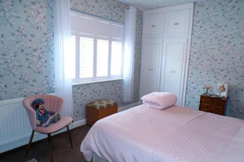 MiriamSt28bed1.JPG
