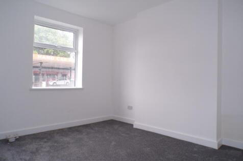 OldhamRd74lnge.JPG