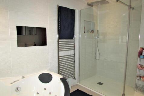ARE324bath2.JPG