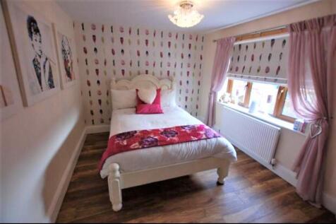 ARE324bed1.jpg