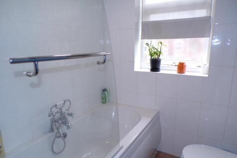 HultonSt47bath2.JPG