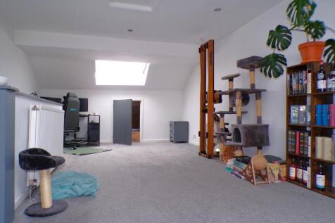 HultonSt47attic1.JPG