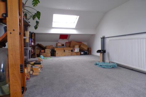 HultonSt47attic2.JPG