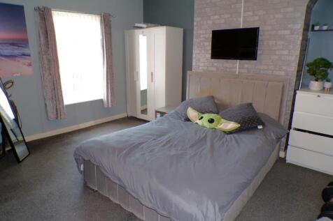 WesleySt84bed1.JPG