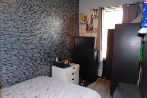 WesleySt84bed2.JPG