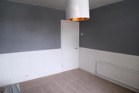 TrevorDr2Bed2.JPG