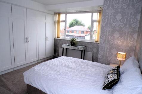 TrevorDr2Bed1.JPG