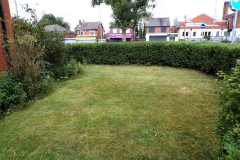 TrevorDr2FrontGarden.JPG