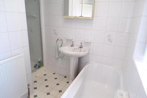 CliftonSt72bath1.JPG