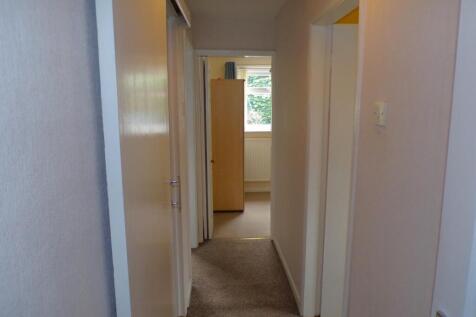 LulworthCres14hall.JPG