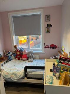 RomanRd102NEWbed3.jpg