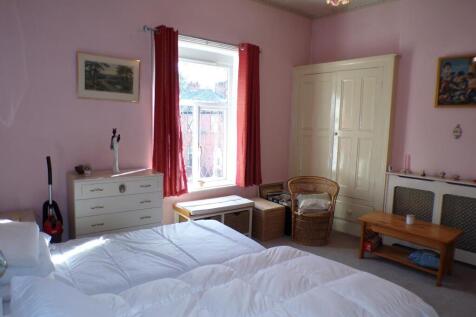 Bedroom 1 (2).JPG