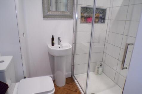 AshtonRd74ensuite.JPG