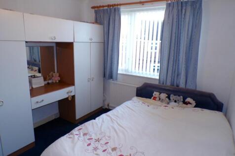 LeicesterRd16bed2.JPG