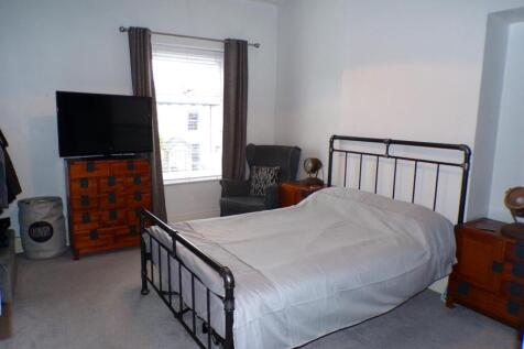 ARE319bed1.JPG