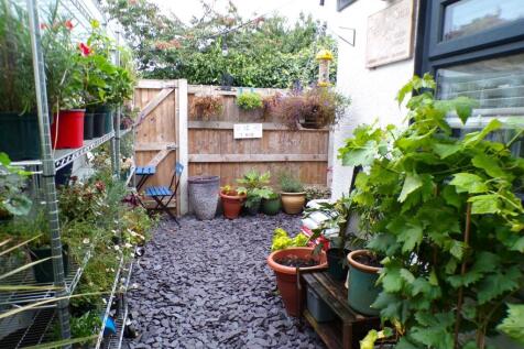 ARE319gdn1.JPG