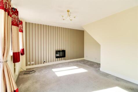 FULL WIDTH REAR LOUNGE measuring