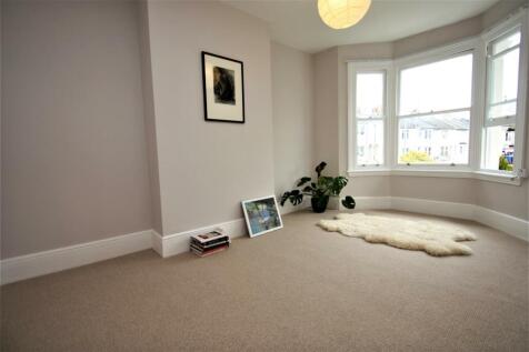 Lounge pic 2.JPG